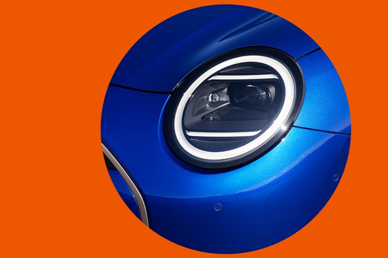 السيارة MINI الكهربائية بالكامل – التصميم الخارجي - المصابيح الأمامية LED