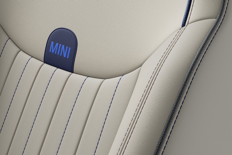 السيارة MINI الكهربائية بالكامل – الاستدامة - تجربة القيادة