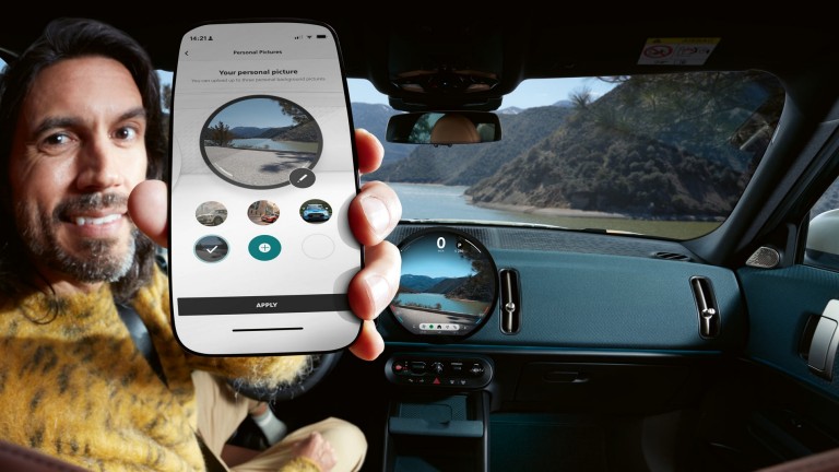 تجربة القيادة الرقمية للسيارة mini countryman - تطبيق mini